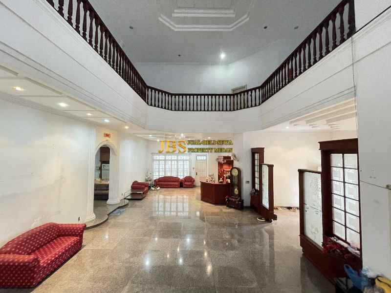 dijual villa jalan multatuli