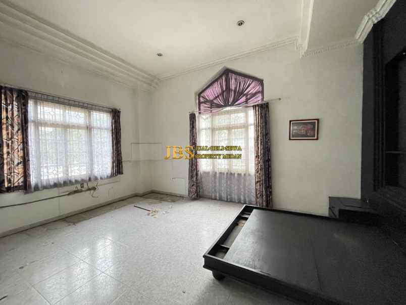 dijual villa jalan multatuli