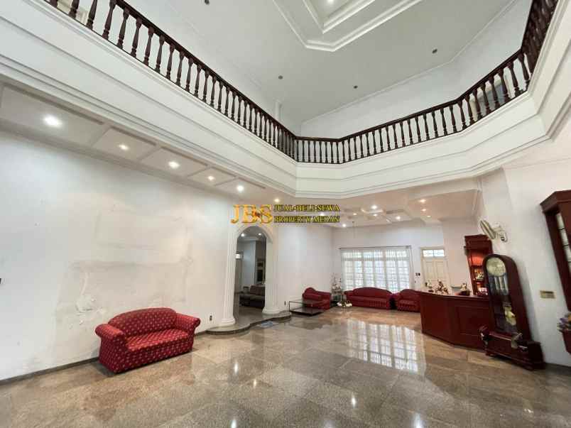 dijual villa jalan multatuli