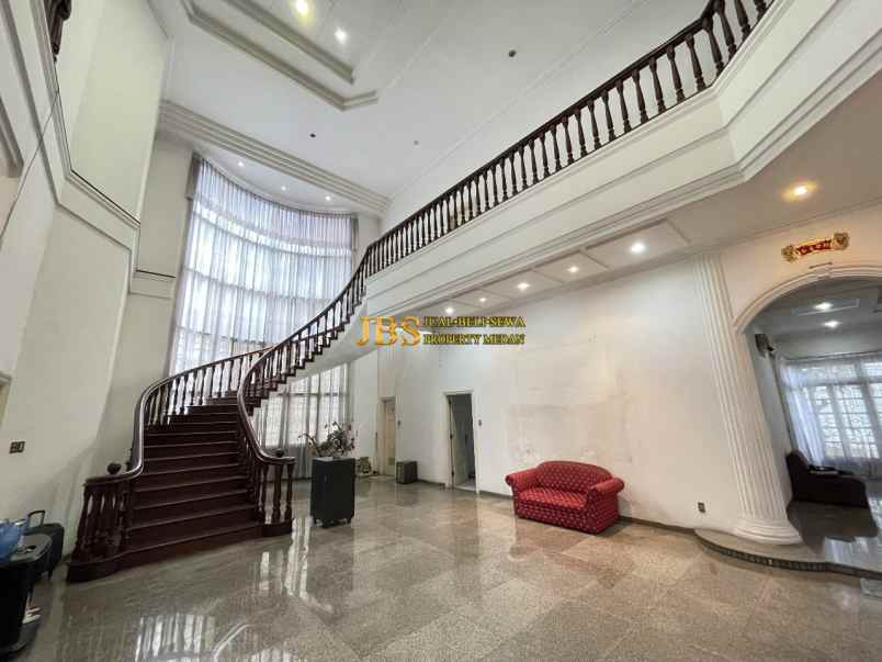 dijual villa jalan multatuli