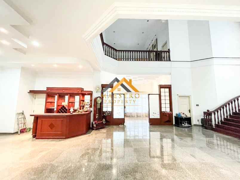 dijual villa jalan multatuli medan