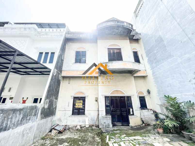 dijual villa komplek cemara asri jalan longan