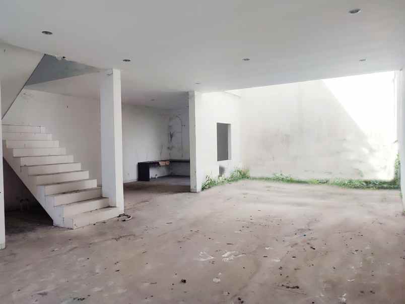 dijual villa komplek cemara kuta seminyak