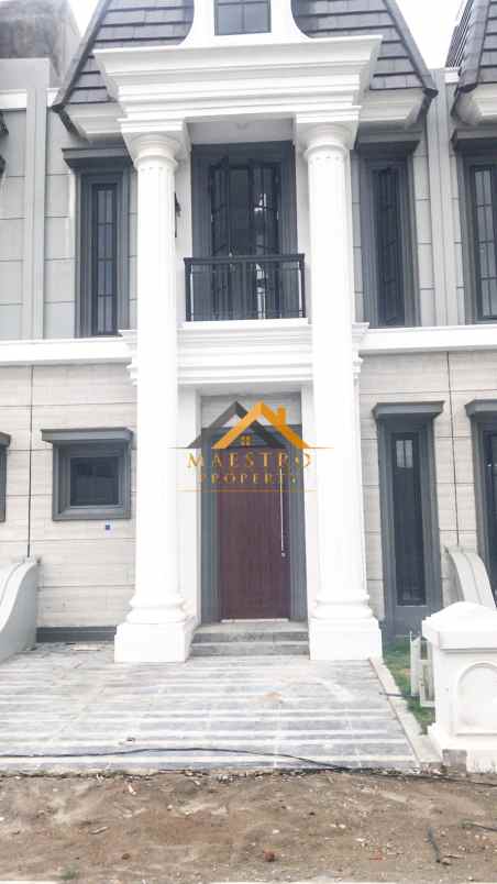 dijual villa komplek citraland helvetia