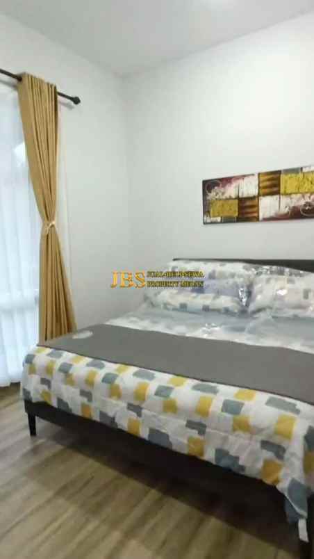 dijual villa komplek eiffel of