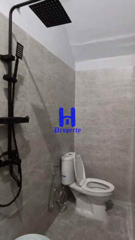 dijual villa komplek eiffel of