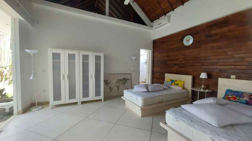 dijual villa lantai 1 lokasi brawa canggu