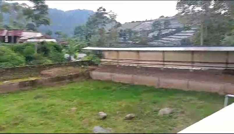 dijual villa lembang maribaya