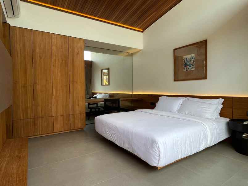 dijual villa modern private pool dekat canggu avenue