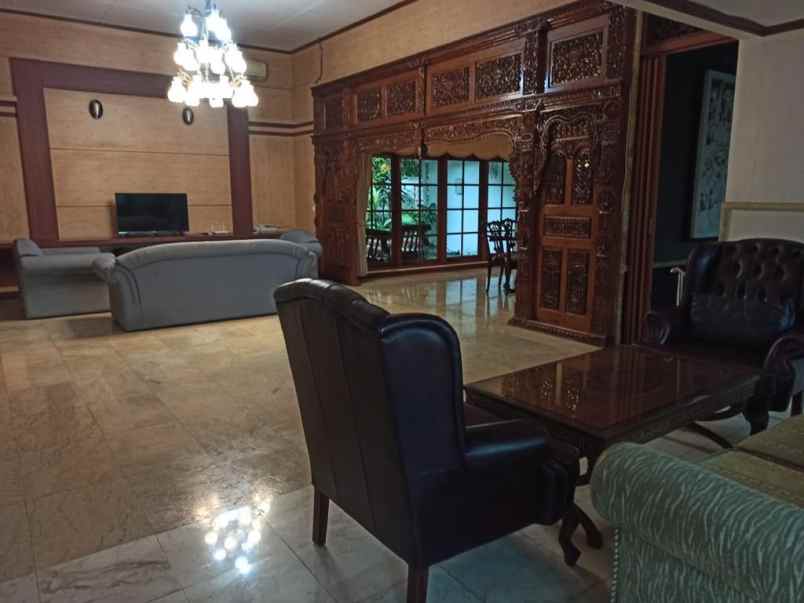 dijual villa mumbul nusa dua kec kuta