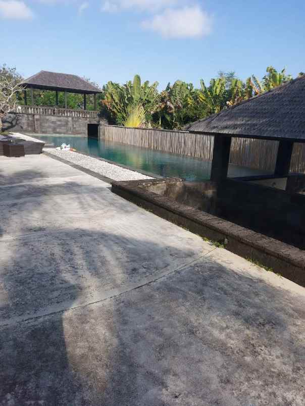 dijual villa raya melasti