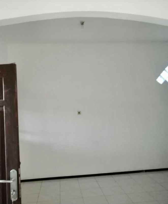 disewakan murah rumah di ngagel surabaya