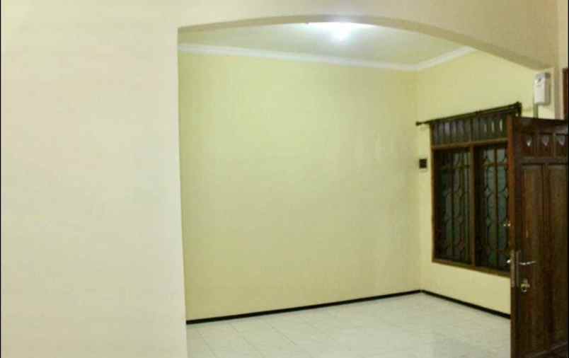 disewakan murah rumah di ngagel surabaya