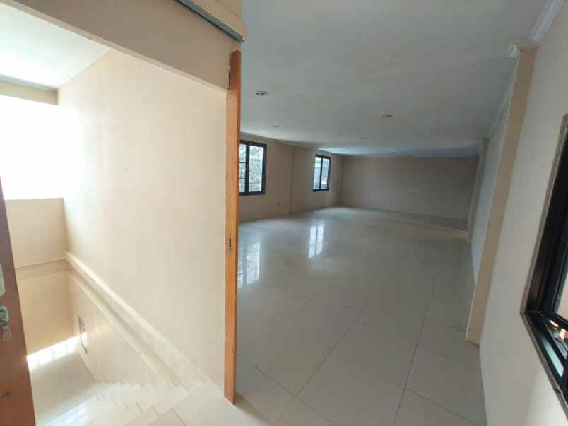 disewakan ruko gudang kantor kawasan pergudangan kav