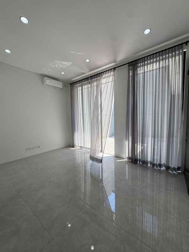 disewakan rumah citraland utama