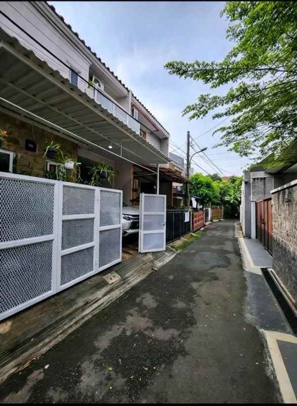disewakan rumah dalam komplek kav dki jakarta timur