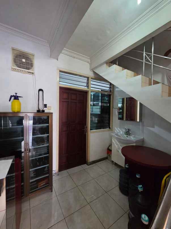 disewakan rumah darmo harapan