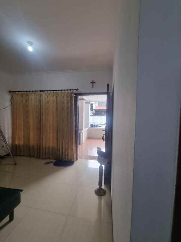 disewakan rumah darmo permai utara