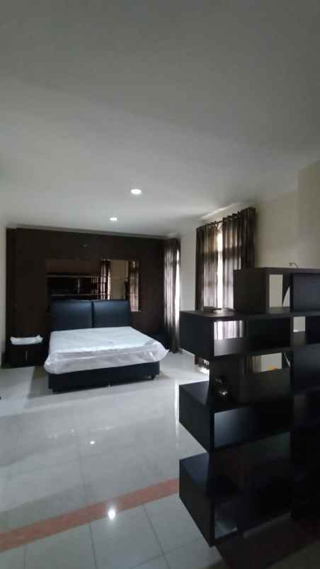 disewakan rumah jalan katamaran indah