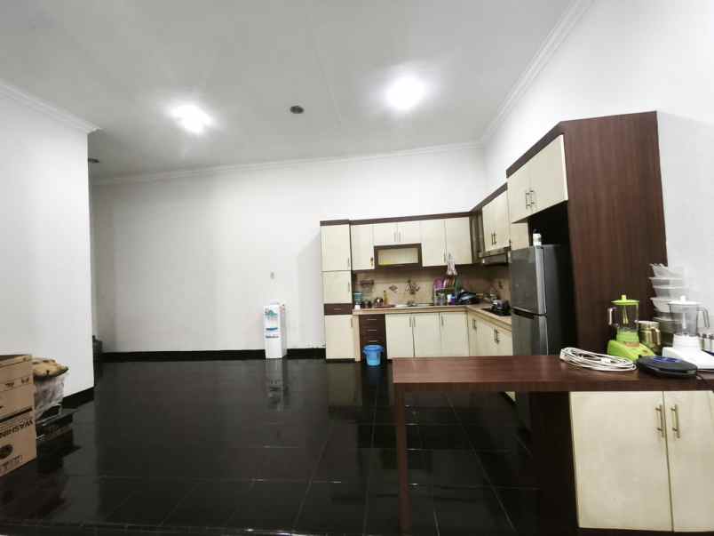 disewakan rumah komplek cemara asri jalan