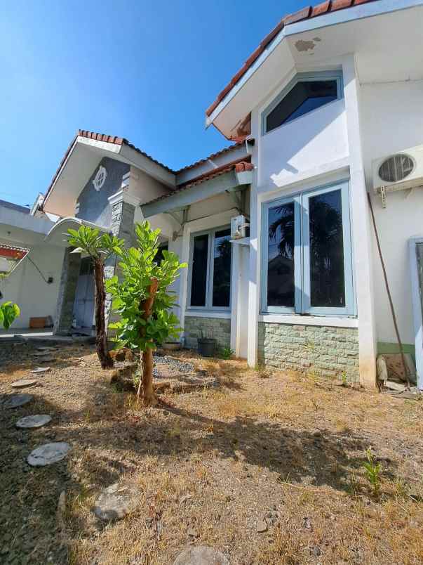 disewakan rumah manyar kertoadi