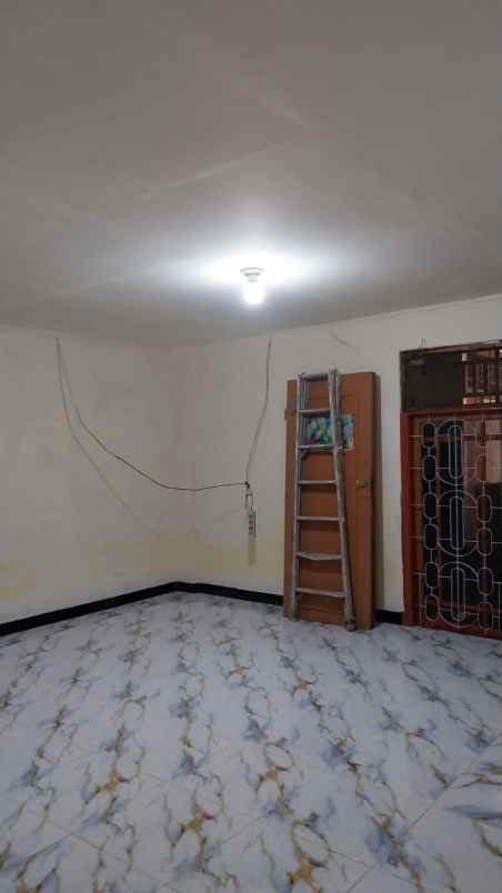 disewakan rumah srengseng kembangan