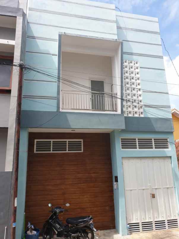 exclusive kost dijual full furnished 2 m