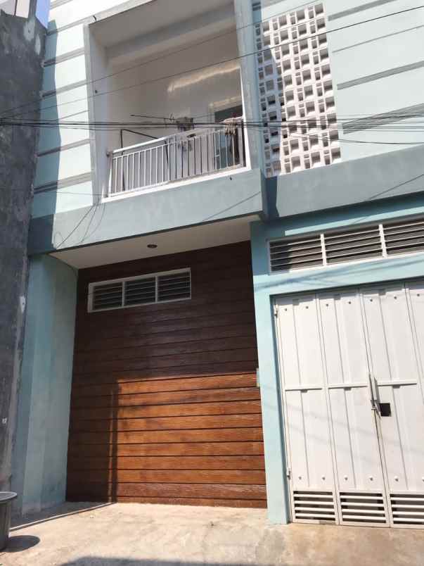 exclusive kost dijual full furnished 2 m