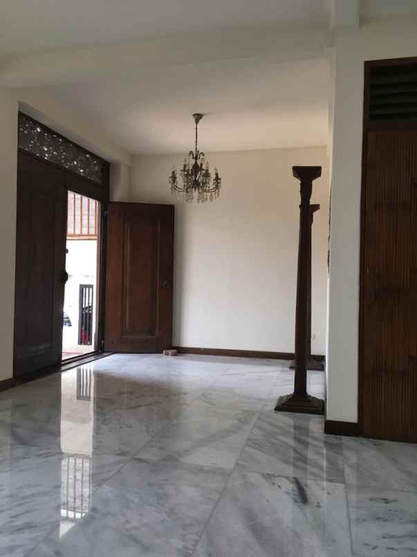 for rent house at kemang selatan