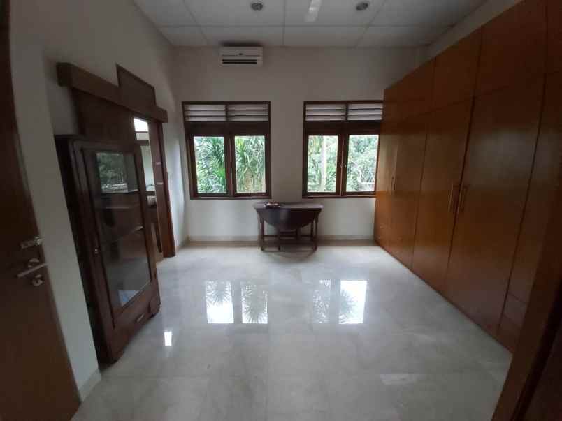 for rent house at kemang selatan