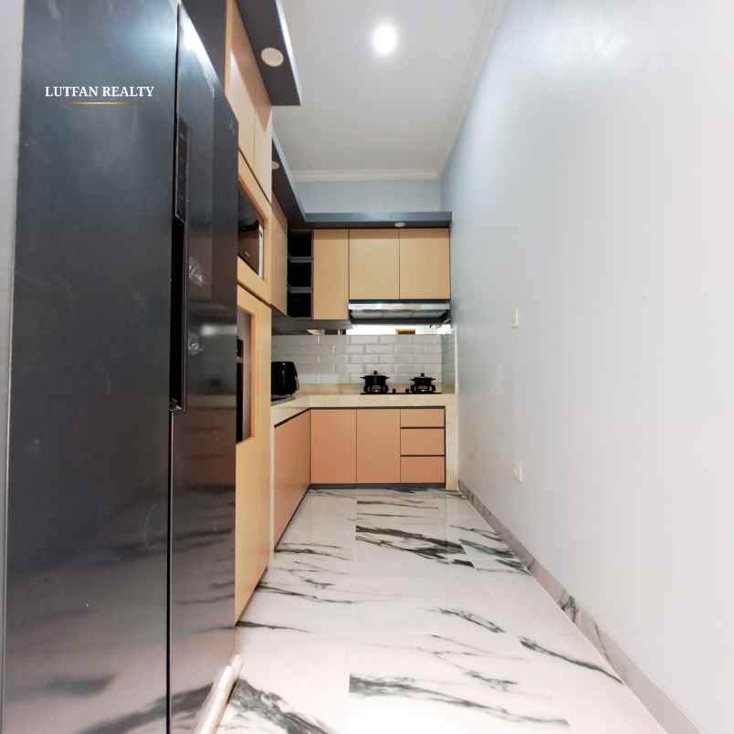 industrial modern townhouse jagakarsa dalam cluster