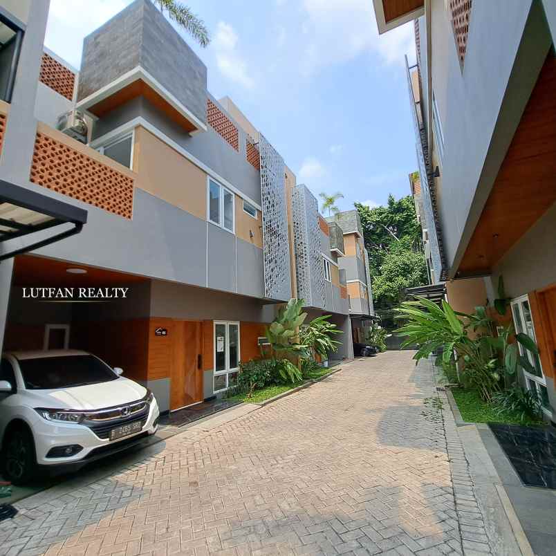 industrial modern townhouse jagakarsa dalam cluster