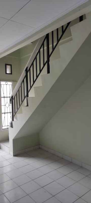 jual rumah baru selesai renov daan mogot baru