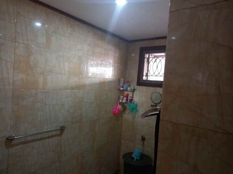 jual rumah di cempaka putih raya jakarta pusat