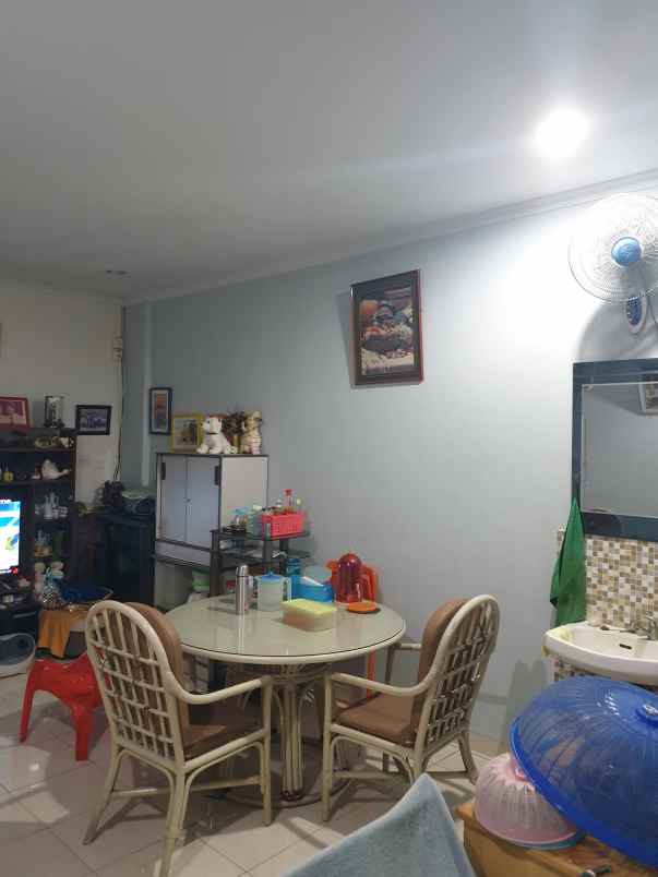 jual rumah fullfurnish taman surya 5 jak bar