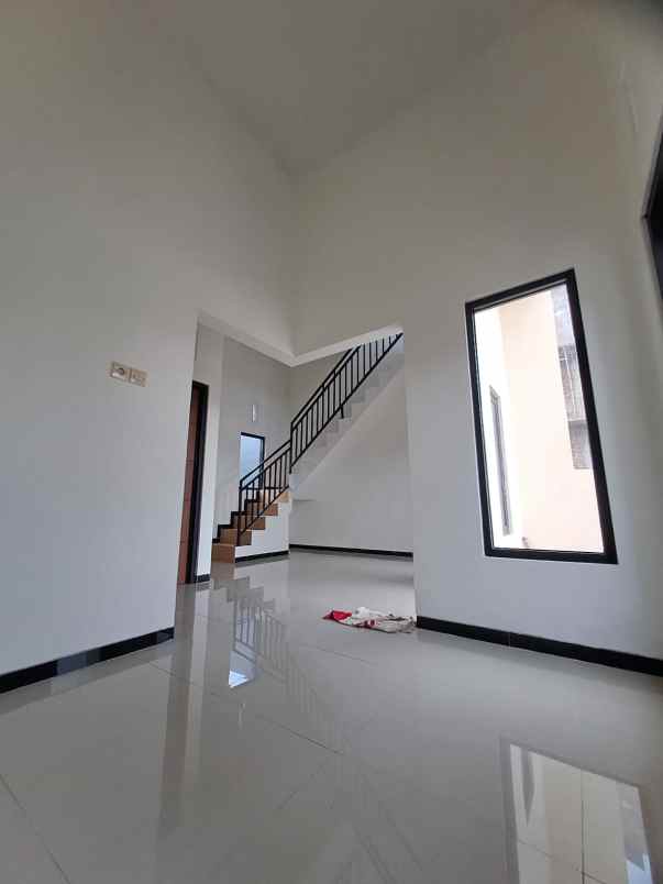 rumah 2 lantai dekat sawojajar free biaya biaya