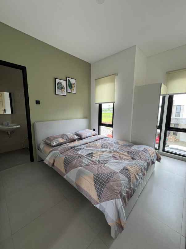 rumah 2 lantai modern klasik 10 menit tol bekasi barat