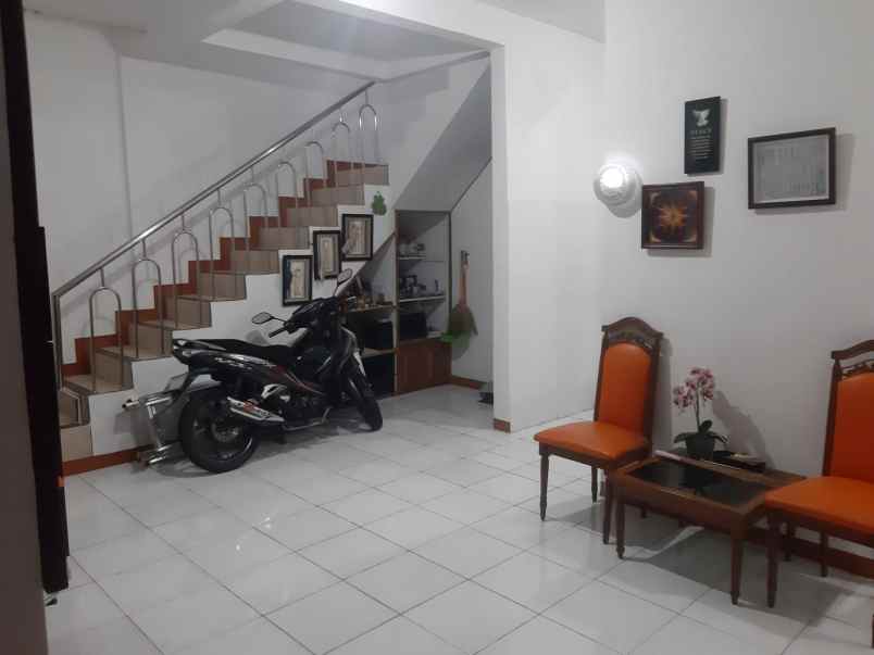 rumah 2 lantai pharmindo sayap cijerah melong bandung