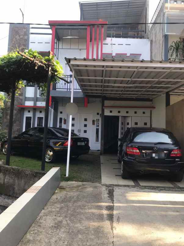 rumah 2 lantai rooftop komplek antapani bandung