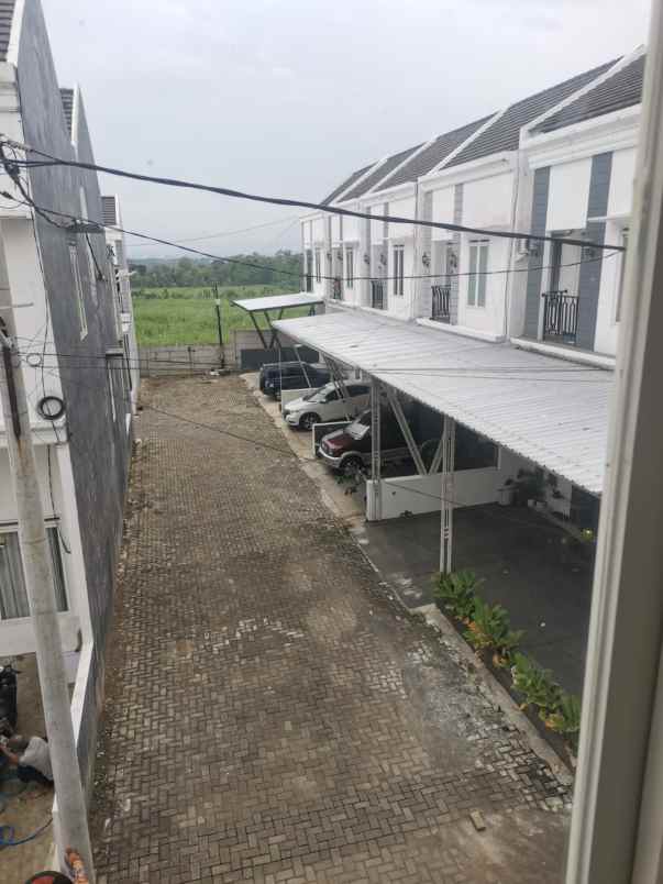 rumah 2 lantai siap huni dekat exit tol pakis