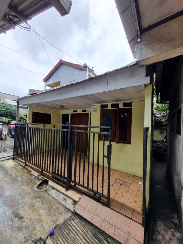 rumah 2in1 rumah dan kos adem dan strategis