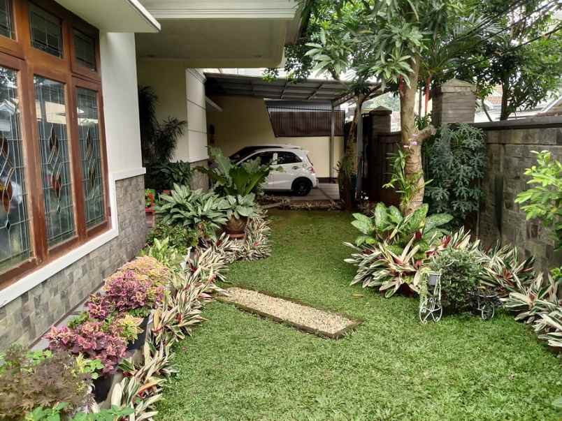 rumah bagus jl rajamantri turangga bandung