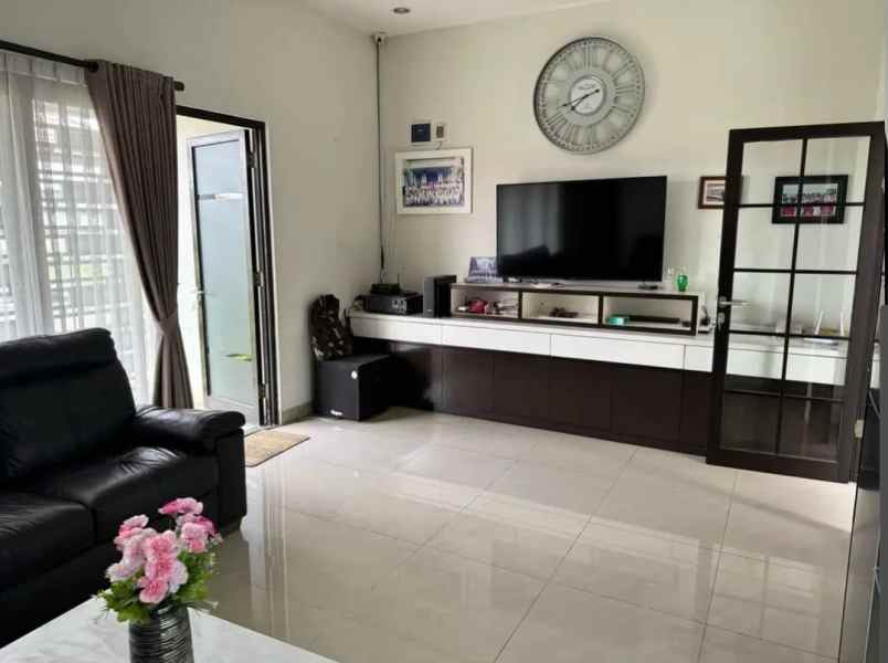 rumah bagus modern siap huni sayap buah batu bandung