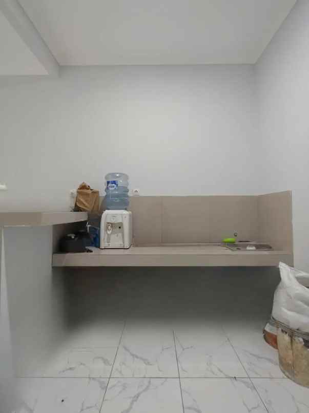 rumah baru 2 lantai minimalis di condet jaktim