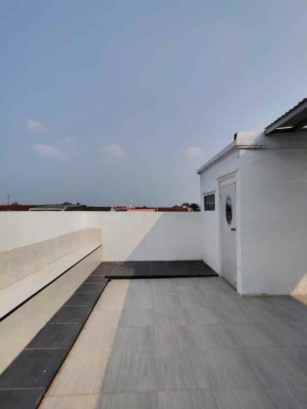 rumah baru dalam komplek di pondok kelapa jaktim