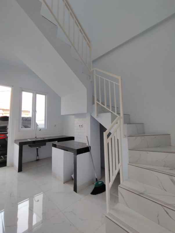 rumah baru dalam komplek di pondok kelapa jaktim