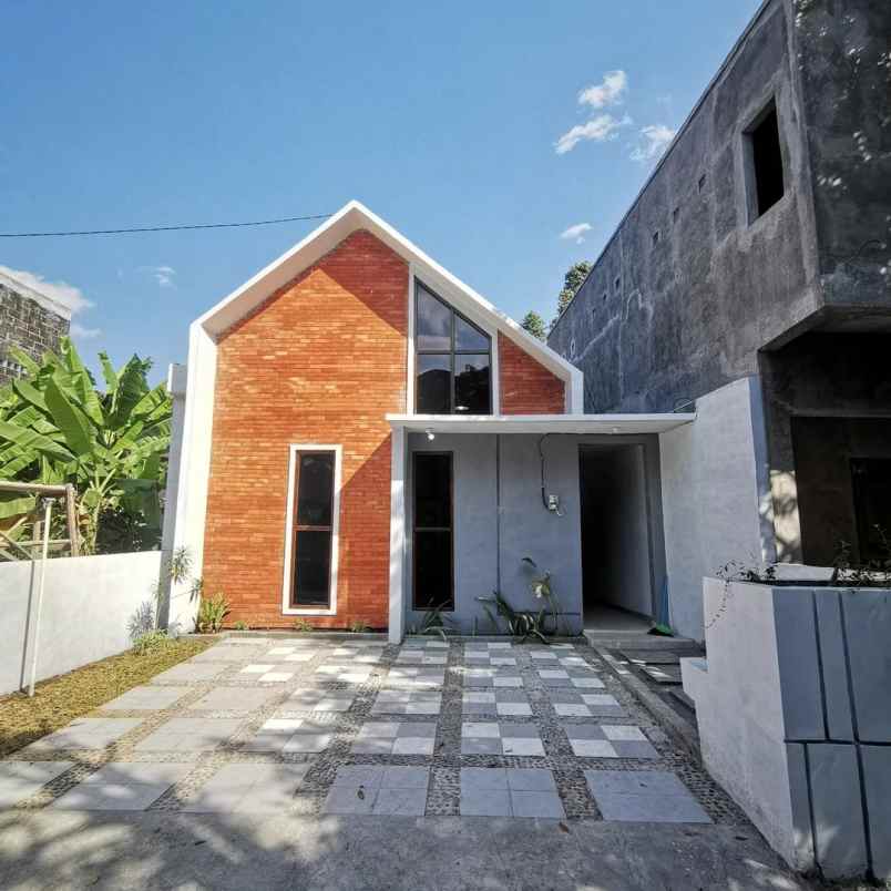 rumah baru desain mezzanine di ngemplak sleman