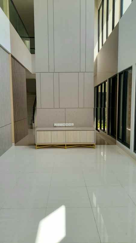 rumah baru semi furnish di summarecon kota bandung