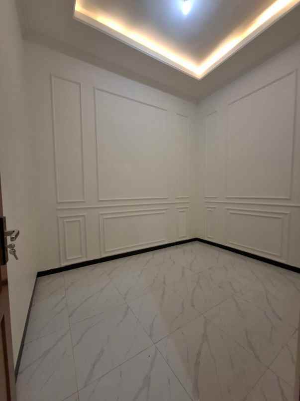 rumah baru siap huni 2 lantai di sawojajar