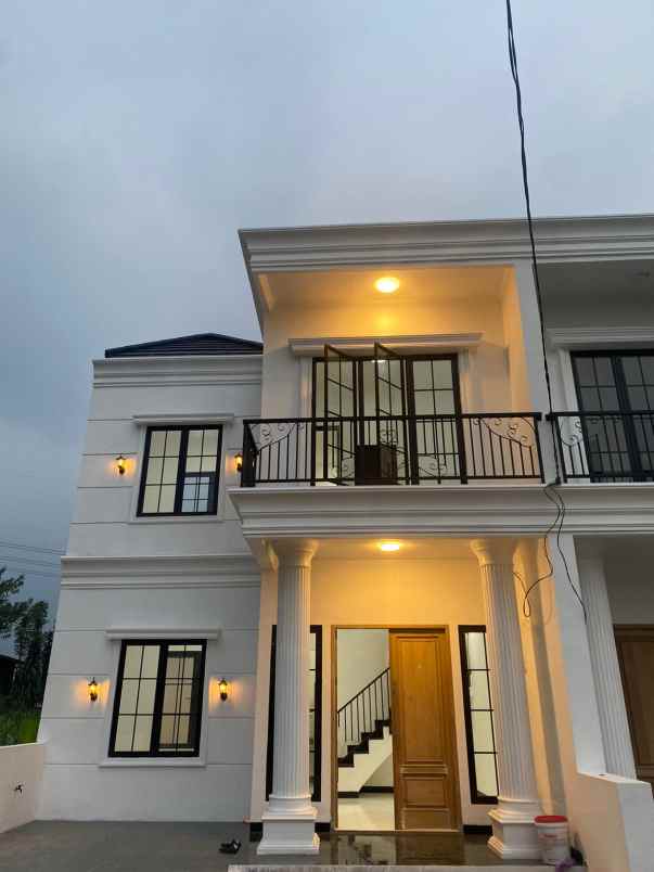 rumah cantik 2 lantai dekat pemda cibinong